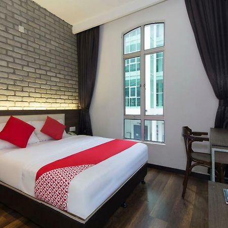 Oyo 127 The Reeds Hotel クアラルンプール エクステリア 写真