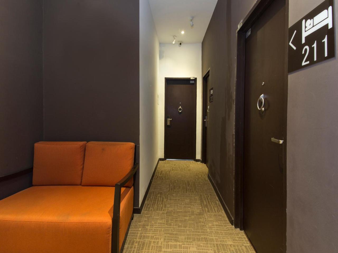 Oyo 127 The Reeds Hotel クアラルンプール エクステリア 写真