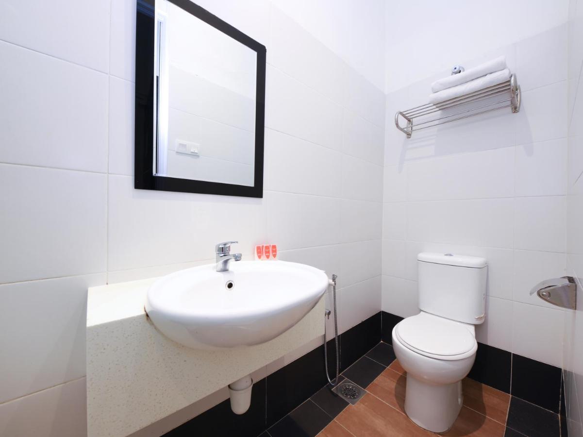 Oyo 127 The Reeds Hotel クアラルンプール エクステリア 写真